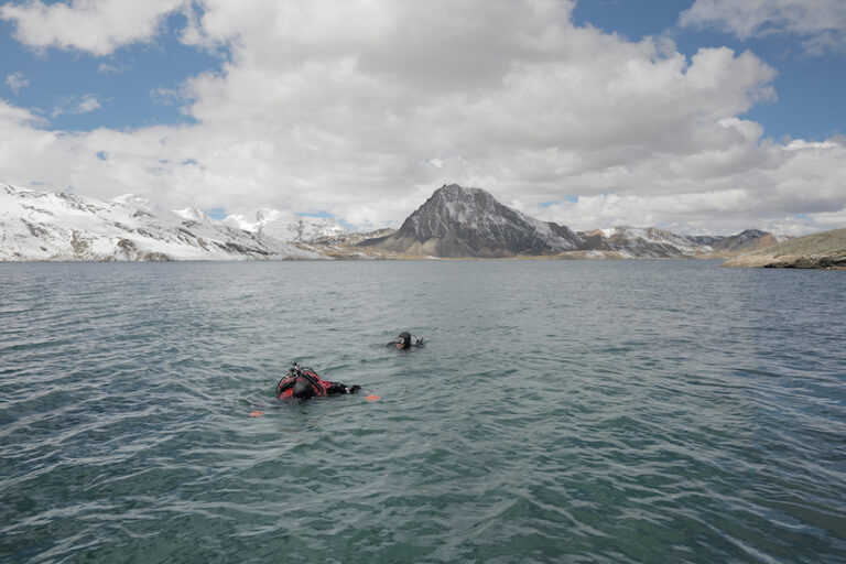 Scientists seek climate answers in Peru